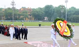 Lãnh đạo Đảng, Nhà nước viếng Chủ tịch Hồ Chí Minh nhân 40 năm Giải phóng miền Nam