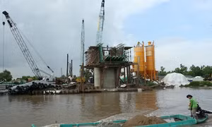 Cầu Hòa Trung sẽ cán đích đúng ngày tất niên