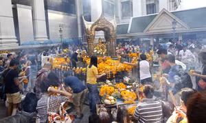 Lý do ngôi đền bị đánh bom tại Bangkok thu hút du khách
