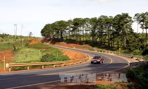 Nứt, lún trên đường Hồ Chí Minh qua Tây Nguyên 