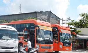Hàng hóa đứng im, cước giảm “nhỏ giọt”