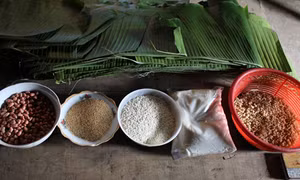 Giữ nghề làm bánh của dân tộc Giáy