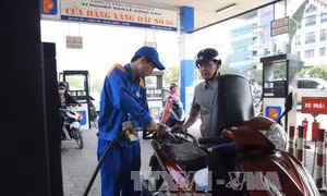 Giữ nguyên giá xăng, giảm giá dầu diesel 