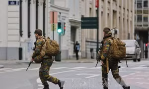 Bỉ truy lùng hai nghi can khủng bố ở Brussels