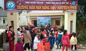 VIETTRIGROUP đến với đồng bào Dao khu Bến Thân