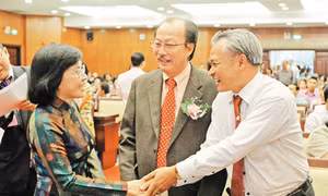 Những trí thức son sắt với quê hương