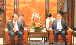 Phó Thủ tướng Nguyễn Xuân Phúc hội kiến Thủ tướng Trung Quốc