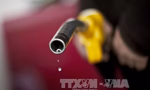 Giá xăng dầu tại Mỹ rẻ nhất trong 6 năm