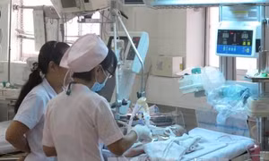 Tăng giá dịch vụ y tế: Người nghèo, người có thẻ bảo hiểm được lợi 
