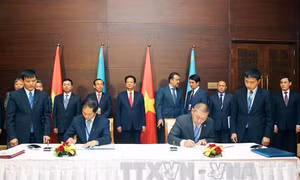 Bộ Tư pháp Việt Nam-Kazakhstan ký văn kiện hợp tác