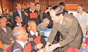 Đồng bào Tây Nguyên vượt khó đi lên 