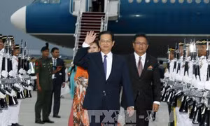 Thủ tướng Nguyễn Tấn Dũng tới Kuala Lumpur dự ASEAN 27