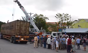 Tạm giữ nhóm hành hung lái xe vì tranh giành tuyến
