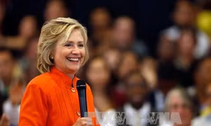 Bà Hillary vẫn dẫn điểm trước các đối thủ
