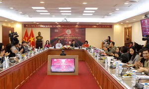 'Cống hiến' - 'bà đỡ' mát tay cho nghệ sĩ trẻ