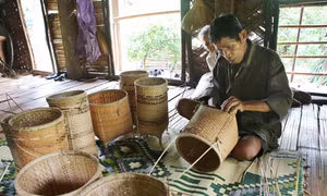 Giữ nghề truyền thống của đồng bào Vân Kiều, Pakô