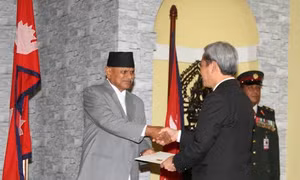  Đại sứ Tôn Sinh Thành trình Quốc thư tại Nepal