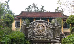 Sắc màu bình phong xứ Huế...