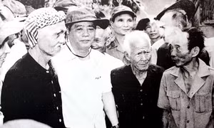 Đồng chí Nguyễn Văn Linh với cách mạng miền Nam