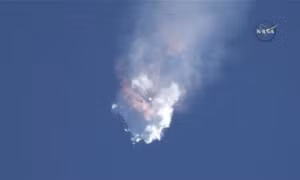 Tên lửa SpaceX Falcon 9 nổ tung khi rời bệ phóng 