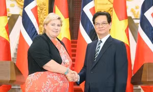 Thủ tướng Nguyễn Tấn Dũng hội đàm với Thủ tướng Na Uy Erna Solberg