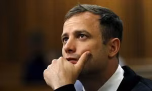 "Người không chân" Oscar Pistorius ra tù 