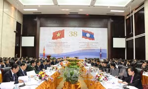 Ủy ban Liên chính phủ Việt Nam- Lào họp tổng kết 5 năm