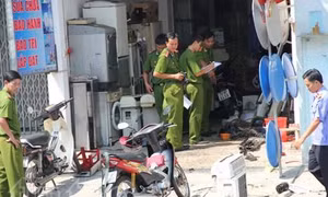 Bình gas nổ 'thổi' 3 thanh niên thương vong