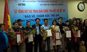 Trao giải cuộc thi viết “Bảo vệ, chăm sóc trẻ em bị ảnh hưởng bởi HIV/AIDS”