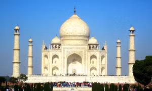 Ấn Độ sẽ phải mất 9 năm làm sạch Taj Mahal 
