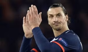 Ibrahimovic vẫn luôn nhỏ bé trong những trận cầu lớn