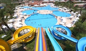 Hoành tráng công viên nước Aquacolors ở Croatia