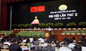 Cán bộ, đảng viên TP.HCM góp ý dự thảo văn kiện Đại hội XII
