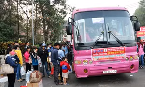 Người dân nô nức về quê ăn Tết