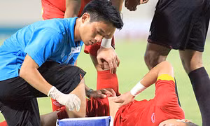 Nâng niu bàn chân... cầu thủ