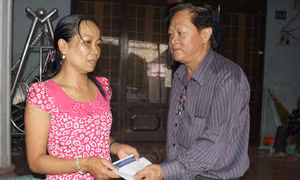 Number 1 tặng quà cho cháu Tú Anh