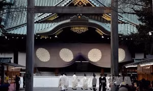 Hàn Quốc chỉ trích Thủ tướng Nhật Bản gửi đồ lễ tới đền Yasukuni 