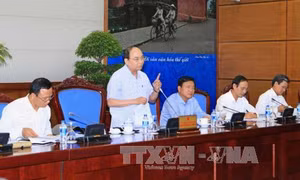 Xử lý nghiêm xe "vua", xe có phù hiệu lạ