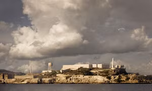 Siêu nhà tù Alcatraz của Mỹ-Kỳ 1