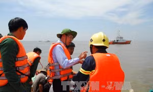 Tiếp tục tìm kiếm hai thuyền viên trên sông Soài Rạp