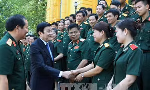 Chủ tịch nước gặp mặt cán bộ, giảng viên Học viện Hậu cần 