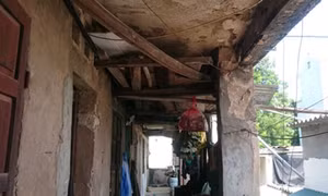 Hàng chục hộ dân "đánh đu” tính mạng chờ . . . nhà sập