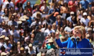 Bà Clinton không dùng email cá nhân để gửi thông tin mật