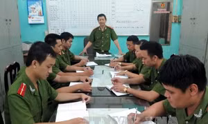 Điều kiện nâng lương sĩ quan công an nhân dân trước khi nghỉ hưu 