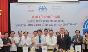 Prudential tặng bảo hiểm cho 5.000 gia đình bị tai nạn giao thông 