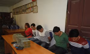 Điện Biên phối hợp với An ninh Lào bắt 5 đối tượng, thu 60 bánh heroin
