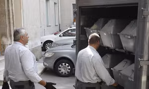 71 người tị nạn chết ngạt trên một xe tải ở Áo