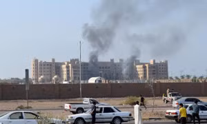 Tổng hành dinh chính phủ Yemen trúng rocket
