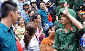 Thanh niên cả nước nô nức tòng quân