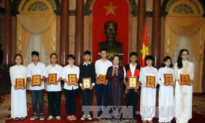 Phó Chủ tịch nước Nguyễn Thị Doan tiếp đại biểu Hội Khuyến học